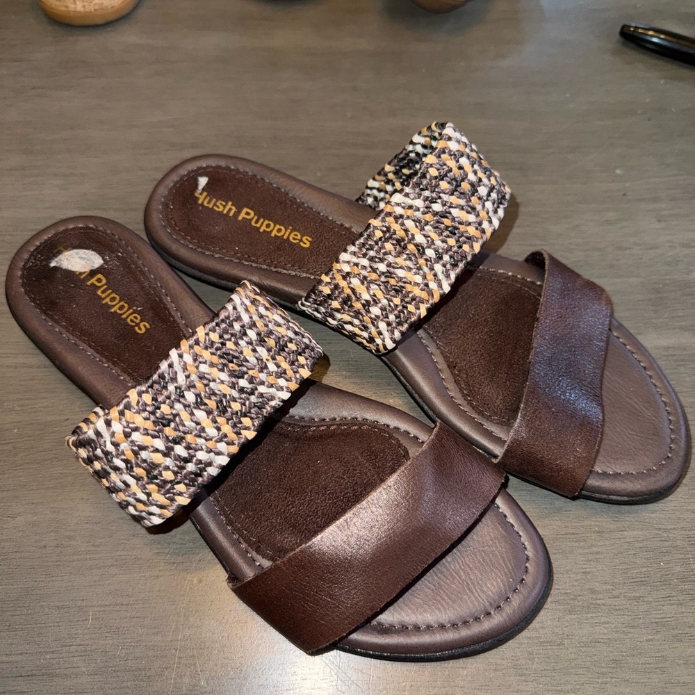 NWOB Women’s Size 7 Hushpuppies Nishi Slide Sandals Brown W/ Two Straps Orig $59